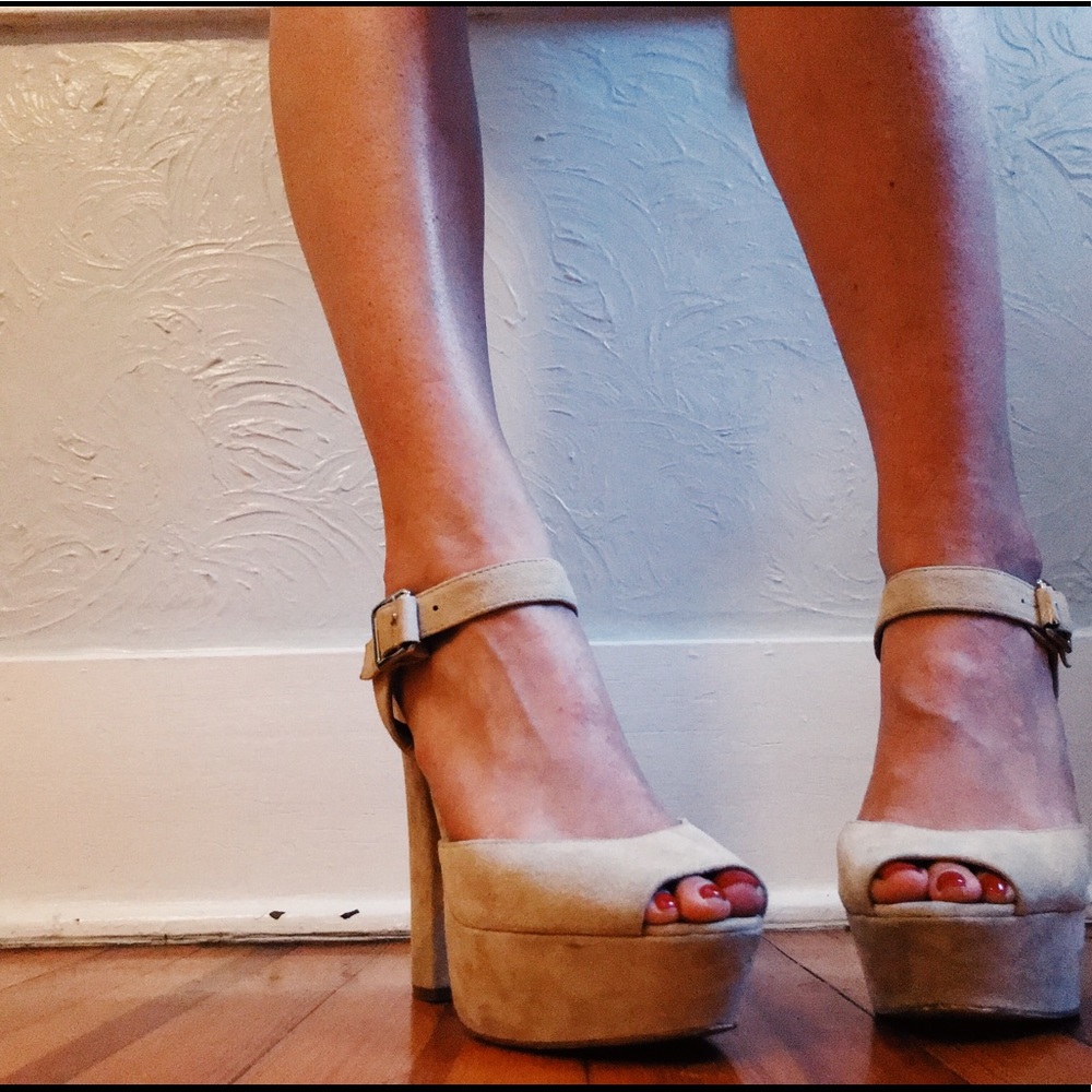 Steve Madden Madeline Platform Heel- Cream Suede